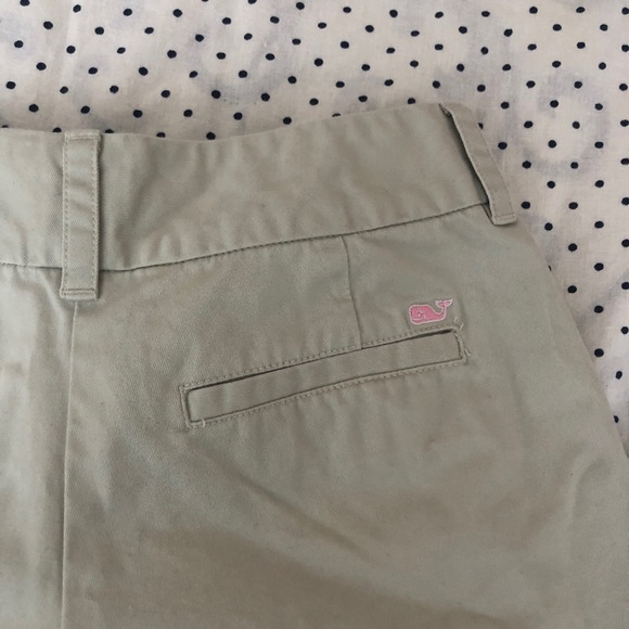 Light cream color shorts - Picture 3 of 4